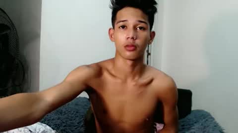 urdreamboy_clarin online show from June 11, 3:59 am