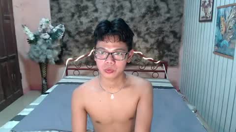 urdreamboy_doms online show from July 4, 7:34 am