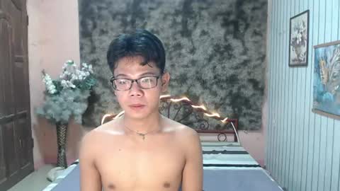urdreamboy_doms online show from July 19, 6:05 am