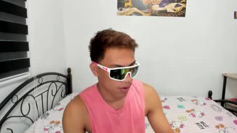urfucker_vinz online show from June 15, 4:59 am