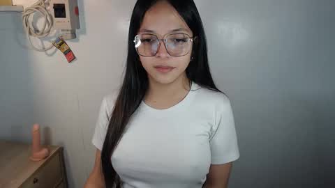 urhotangela online show from March 5, 10:19 pm