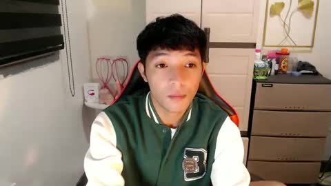 Ethan online show from April 29, 3:28 pm