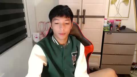 Ethan online show from April 27, 4:48 pm