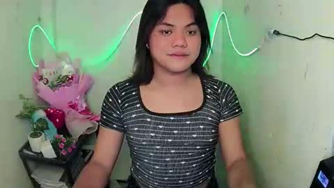 urhottie_bella online show from September 9, 12:49 pm