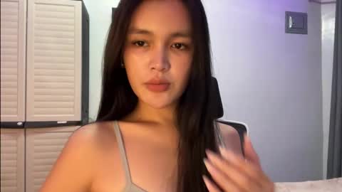 Snapshot of urkatiecookie chatting on October 22, 12:47 am Amira online show from October 22, 12:47 am