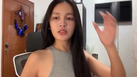 Snapshot of urkatiecookie chatting on October 9, 1:00 am Amira online show from October 9, 1:00 am