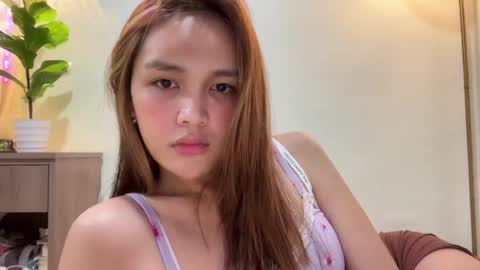 Amira online show from August 6, 3:15 am
