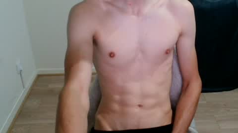urluckyboi online show from June 17, 9:09 pm