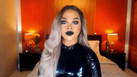 UrMajestyTyra online show from June 16, 2:04 am