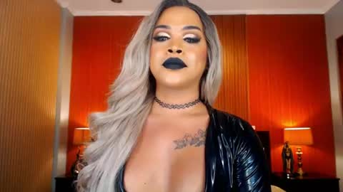 UrMajestyTyra online show from July 15, 12:38 am