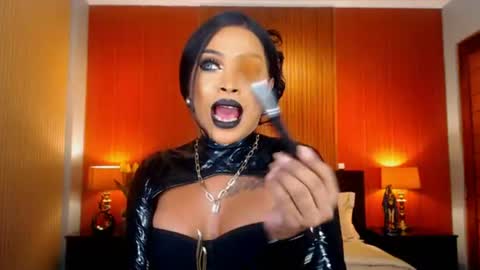UrMajestyTyra online show from July 6, 4:20 am
