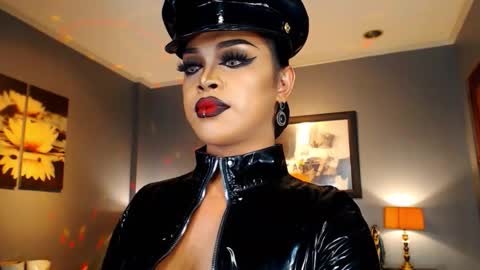 UrMajestyTyra online show from October 7, 4:41 am