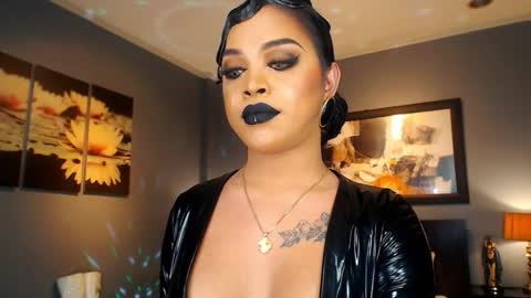 UrMajestyTyra online show from March 10, 2:27 am