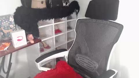 Lhea online show from February 9, 6:21 pm