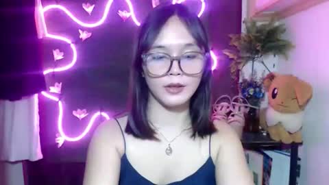 Snapshot of urpinay_pia chatting on October 21, 10:13 pm Pia online show from October 21, 10:13 pm