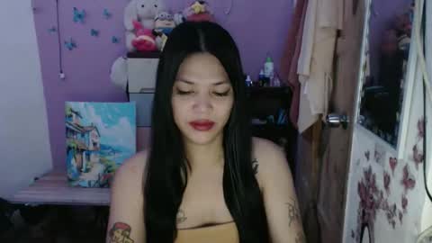 hi im kim online show from May 2, 11:27 am