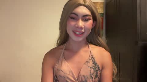 urpretty_mistake online show from June 17, 10:20 am