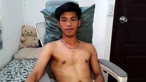 ursweetie_boy online show from April 23, 7:27 am