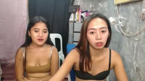 ursweetpinky online show from May 3, 12:27 am