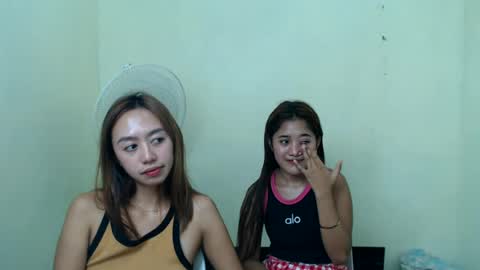 ursweetpinky online show from July 24, 2:09 am