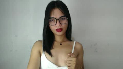 urtereshameow online show from May 2, 12:55 pm