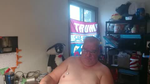Snapshot of usgoober chatting on October 22, 1:24 pm Eric online show from October 22, 1:24 pm