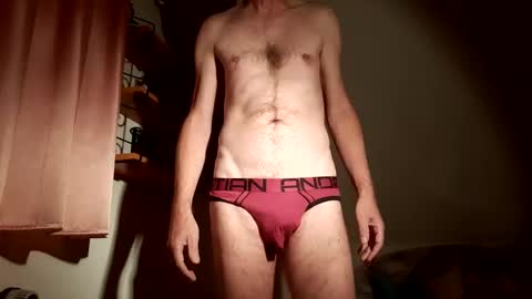 Snapshot of uwe_online chatting on October 31, 8:42 pm UWE online show from October 31, 8:42 pm