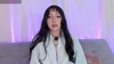 v1cky_ online show from June 19, 11:33 pm