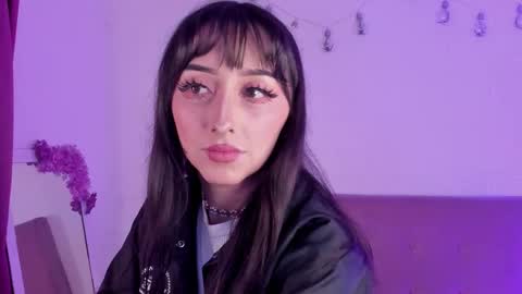 v1cky_ online show from December 15, 3:46 am