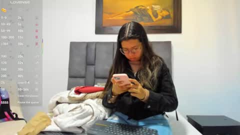 Vahiolet smith online show from July 7, 12:20 pm