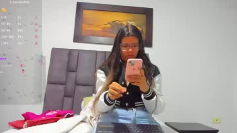Vahiolet smith online show from June 28, 12:12 pm