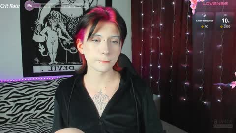 Snapshot of vailyreb chatting on January 7, 11:24 pm Marin online show from January 7, 11:24 pm