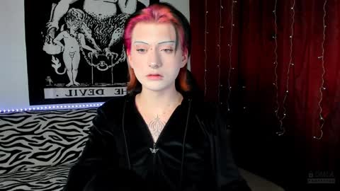 Snapshot of vailyreb chatting on December 28, 9:40 pm Marin online show from December 28, 9:40 pm