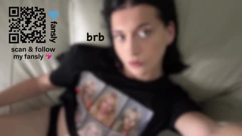 Snapshot of vailyreb chatting on October 13, 8:33 pm Marin online show from October 13, 8:33 pm