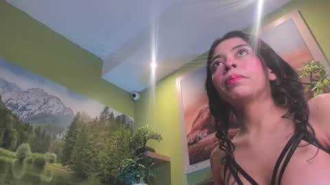 Snapshot of vainilla_heart chatting on October 5, 12:57 pm vainilla_heart online show from October 5, 12:57 pm