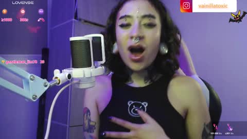 Vainilla Independent model online show from October 4, 1:47 am