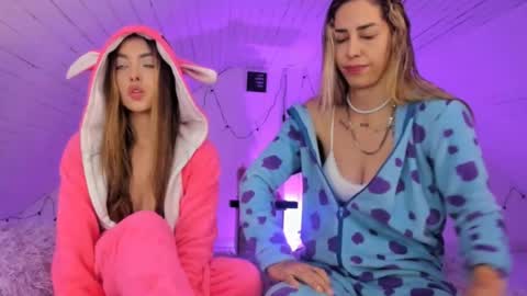 vaiolett_69 online show from June 18, 8:31 am
