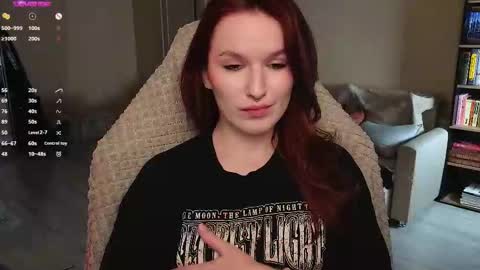 Val online show from December 4, 8:41 pm