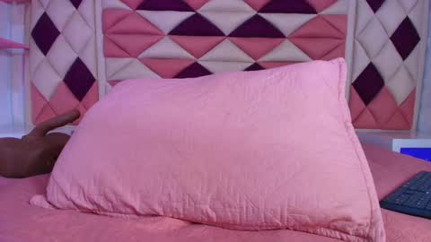 Valentina online show from November 14, 8:00 pm