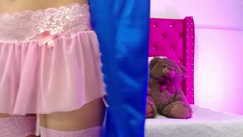 Snapshot of valeamaya chatting on March 5, 10:32 pm valeamaya online show from March 5, 10:32 pm