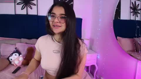 Snapshot of valeery_gomez chatting on October 13, 5:04 pm Tifanny online show from October 13, 5:04 pm