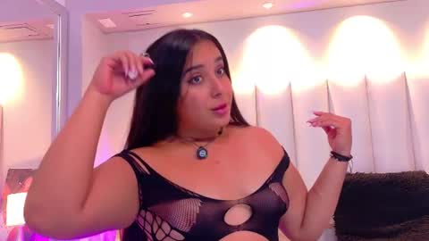Valen Scott online show from July 28, 6:20 pm