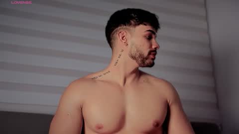 valenthinoking online show from November 18, 4:48 am