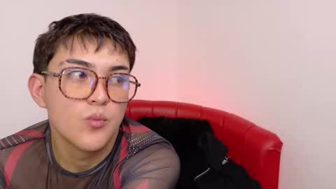 Valentin  online show from November 11, 4:25 am