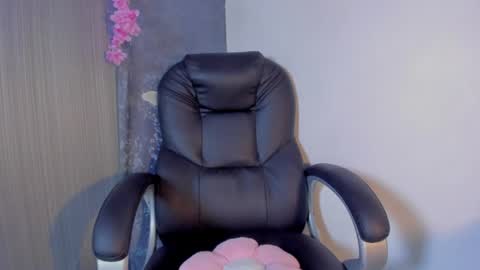 Valentina  Dolls online show from June 22, 1:01 am