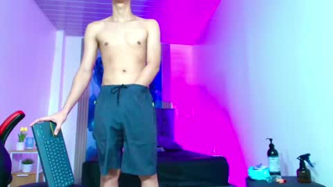 valentina_y_sneiderr online show from April 28, 1:14 am