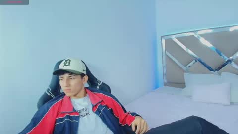 valentino_rey online show from April 16, 12:05 pm