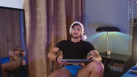 Valentino online show from December 22, 9:10 pm