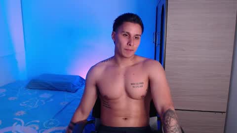 VALENTINO online show from October 1, 1:27 am