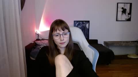 Snapshot of valents_cherry chatting on October 15, 5:36 pm Valentina online show from October 15, 5:36 pm